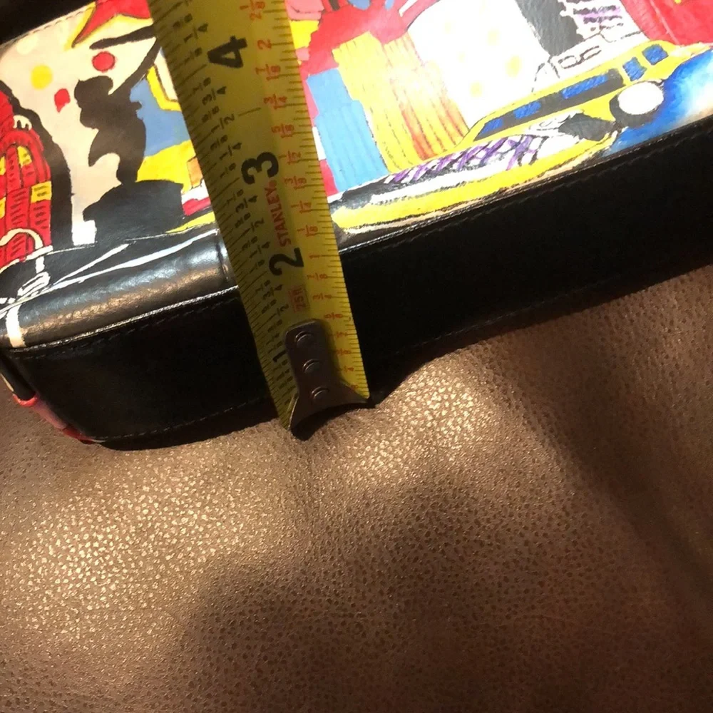 SHARIF 1827 ARTISTIC EXPRESSIONS NYC Statue Of Liberty Taxi Hand-painted Clutch